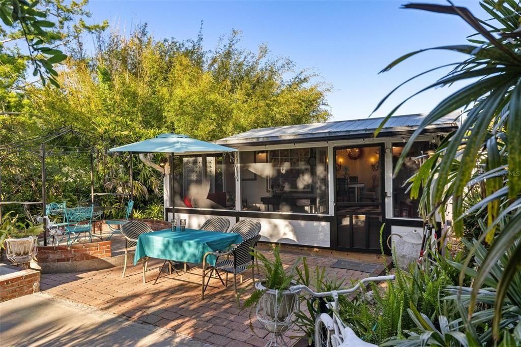 For Sale: $2,800,000 (4 beds, 3 baths, 5118 Square Feet)