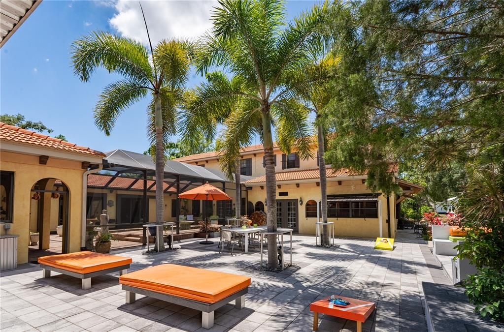 For Sale: $2,800,000 (4 beds, 3 baths, 5118 Square Feet)