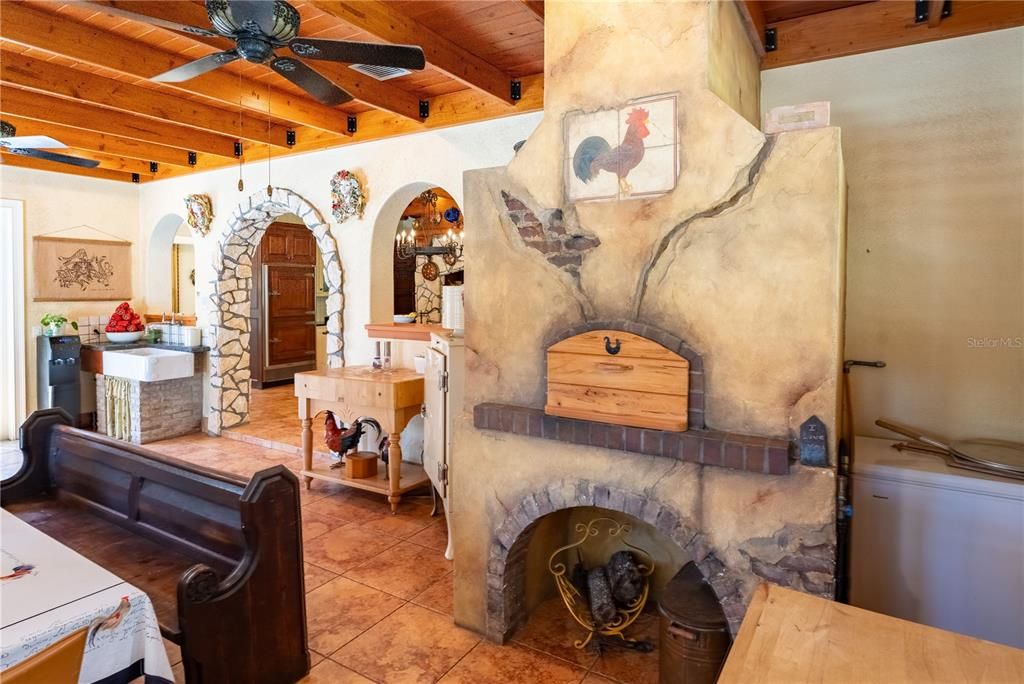 For Sale: $2,800,000 (4 beds, 3 baths, 5118 Square Feet)