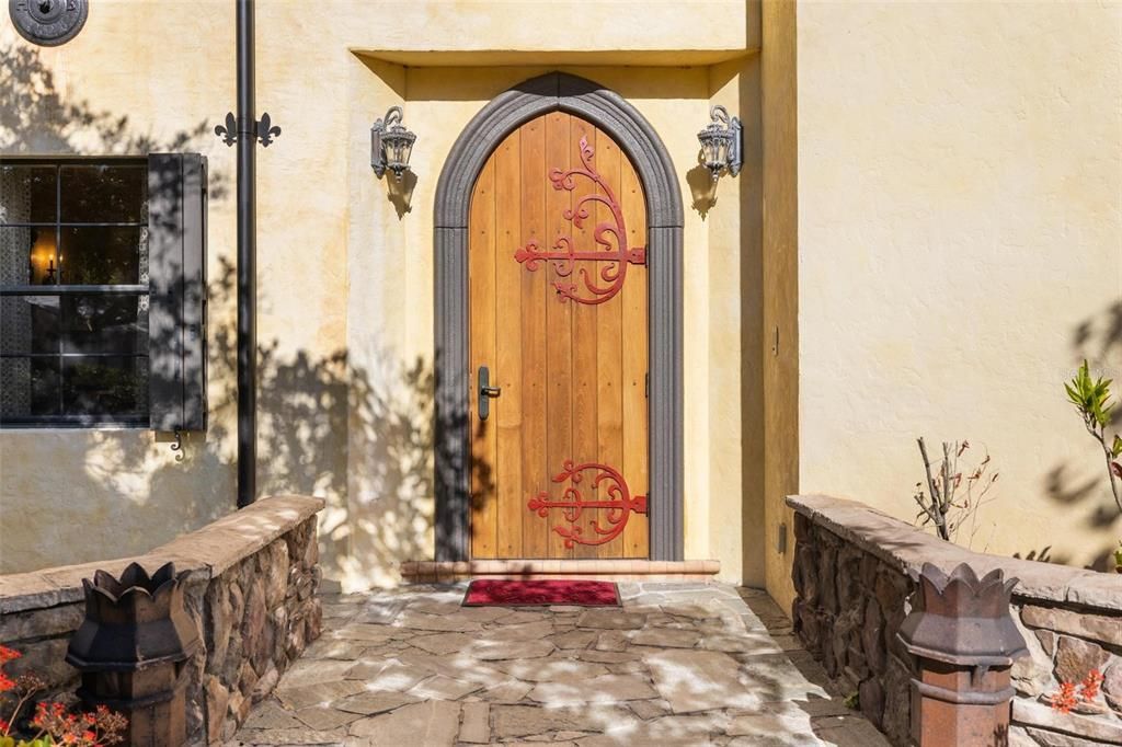 For Sale: $2,800,000 (4 beds, 3 baths, 5118 Square Feet)