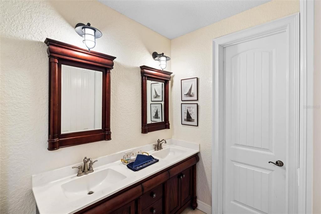 For Sale: $2,800,000 (4 beds, 3 baths, 5118 Square Feet)