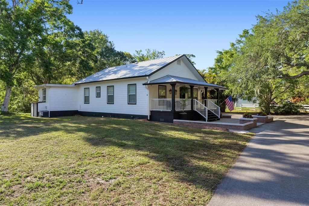 For Sale: $2,800,000 (4 beds, 3 baths, 5118 Square Feet)