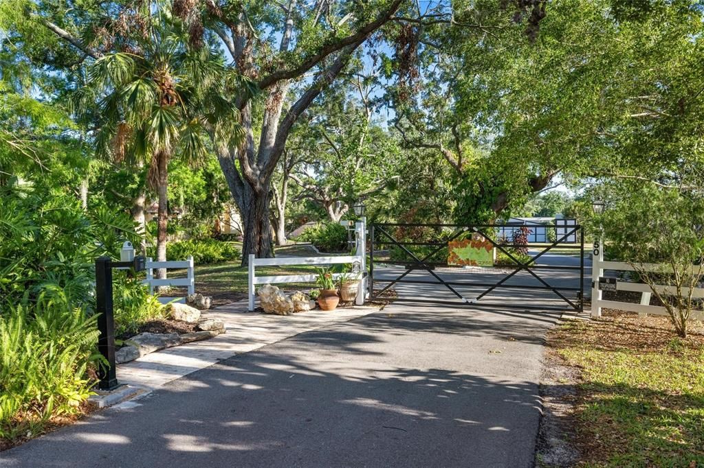 For Sale: $2,800,000 (4 beds, 3 baths, 5118 Square Feet)