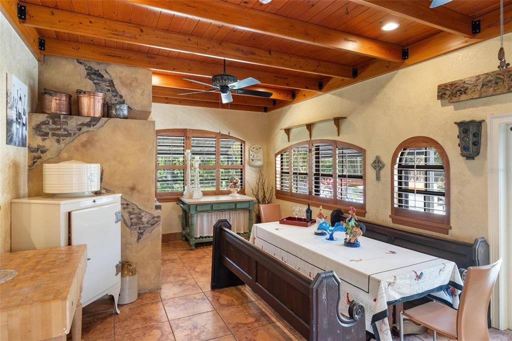 For Sale: $2,800,000 (4 beds, 3 baths, 5118 Square Feet)