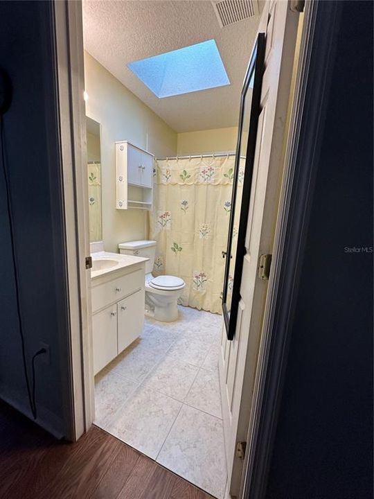 En Venta: $235,500 (2 camas, 2 baños, 1138 Pies cuadrados)