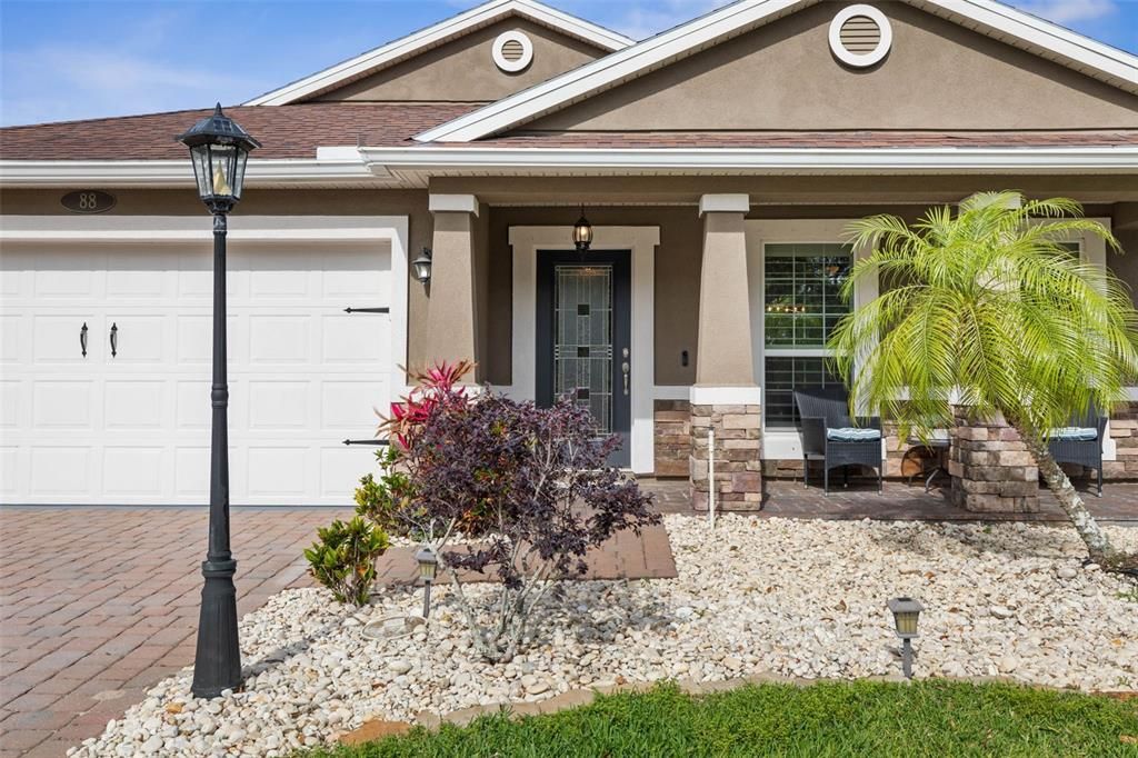 Под контрактом: $398,500 (3 спален, 2 ванн, 1745 Квадратных фут)