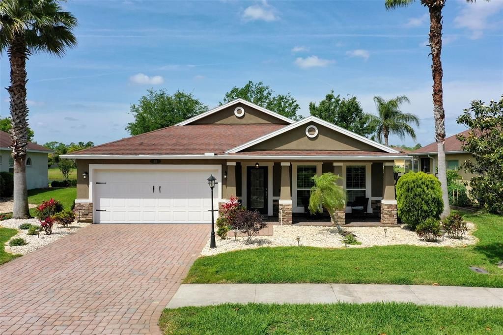 Под контрактом: $398,500 (3 спален, 2 ванн, 1745 Квадратных фут)