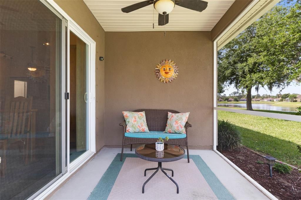 Под контрактом: $398,500 (3 спален, 2 ванн, 1745 Квадратных фут)