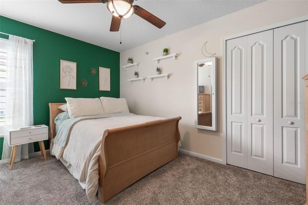 Под контрактом: $398,500 (3 спален, 2 ванн, 1745 Квадратных фут)