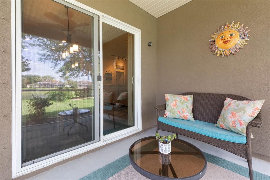 Под контрактом: $398,500 (3 спален, 2 ванн, 1745 Квадратных фут)