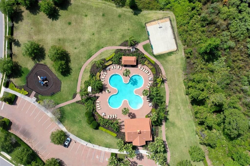 Под контрактом: $398,500 (3 спален, 2 ванн, 1745 Квадратных фут)