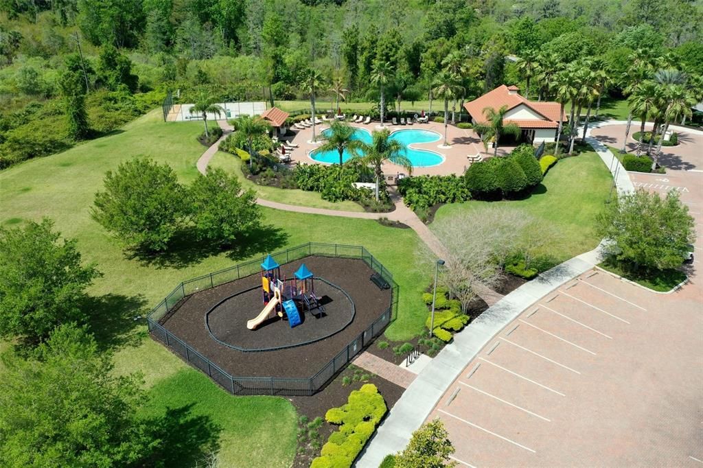 Под контрактом: $398,500 (3 спален, 2 ванн, 1745 Квадратных фут)