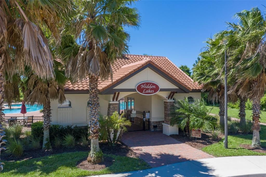 Под контрактом: $398,500 (3 спален, 2 ванн, 1745 Квадратных фут)