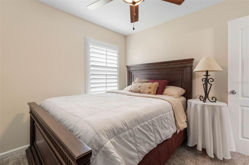 Под контрактом: $398,500 (3 спален, 2 ванн, 1745 Квадратных фут)