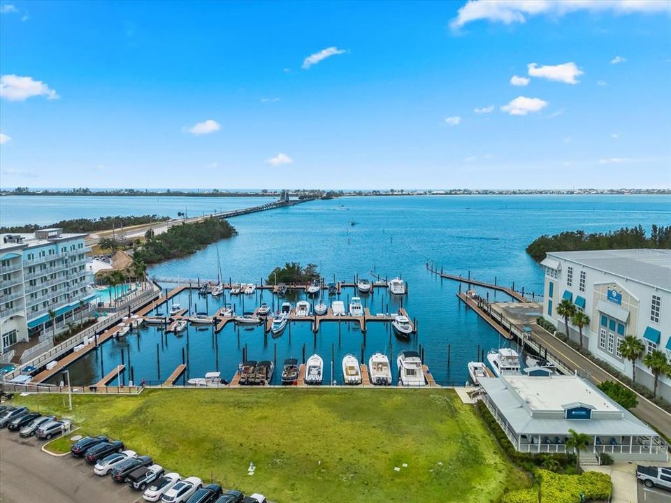 合同活跃: $799,999 (3 贝兹, 3 浴室, 1664 平方英尺)