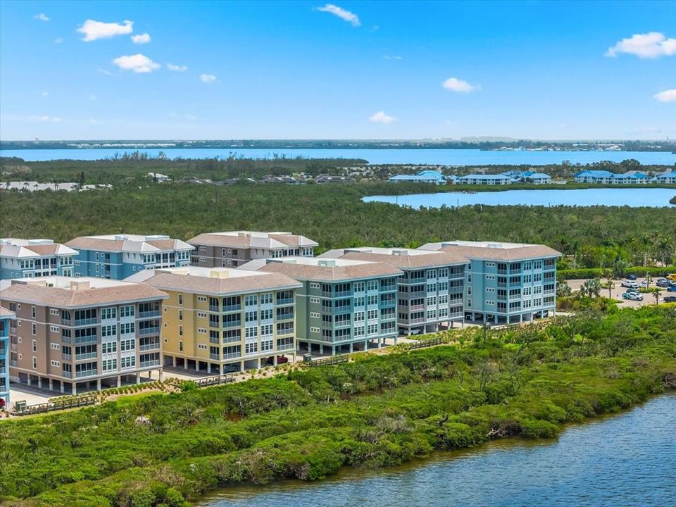 合同活跃: $799,999 (3 贝兹, 3 浴室, 1664 平方英尺)