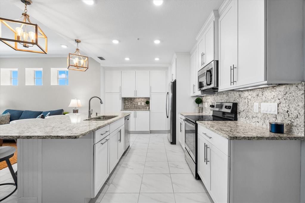 合同活跃: $799,999 (3 贝兹, 3 浴室, 1664 平方英尺)