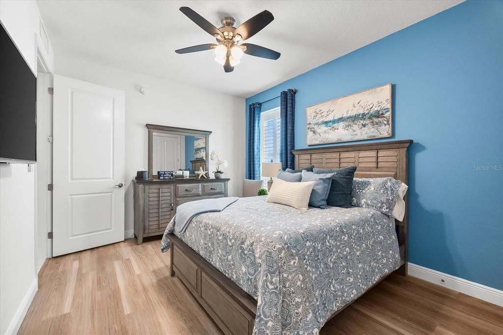 合同活跃: $799,999 (3 贝兹, 3 浴室, 1664 平方英尺)