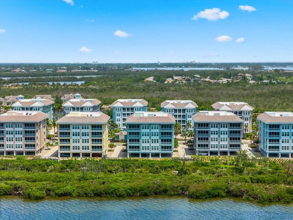 合同活跃: $799,999 (3 贝兹, 3 浴室, 1664 平方英尺)