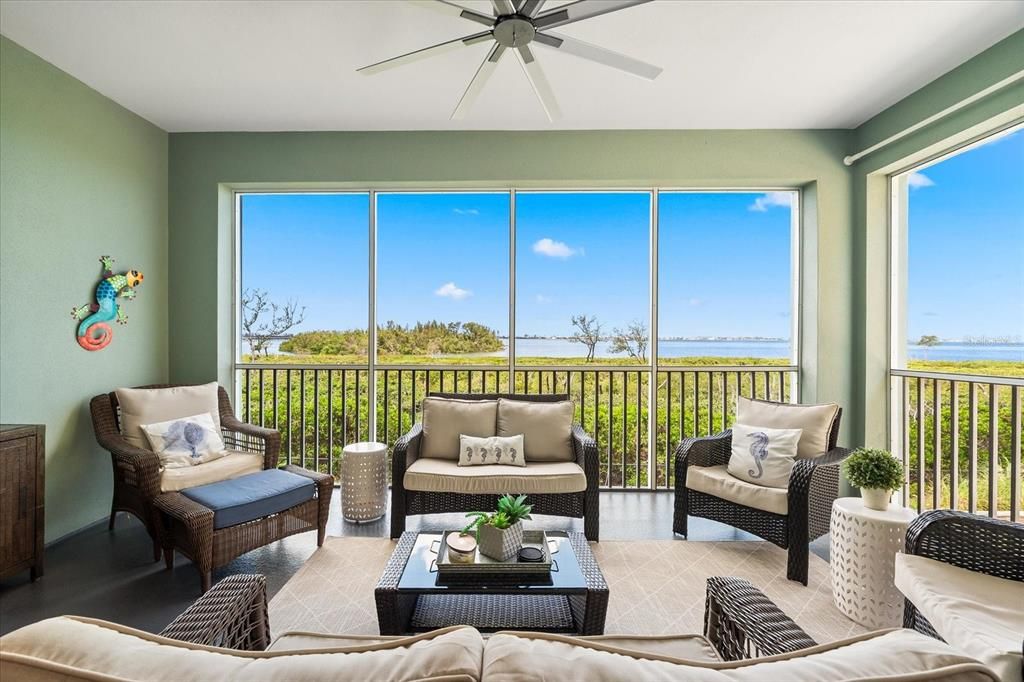 合同活跃: $799,999 (3 贝兹, 3 浴室, 1664 平方英尺)