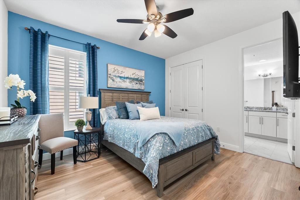 合同活跃: $799,999 (3 贝兹, 3 浴室, 1664 平方英尺)