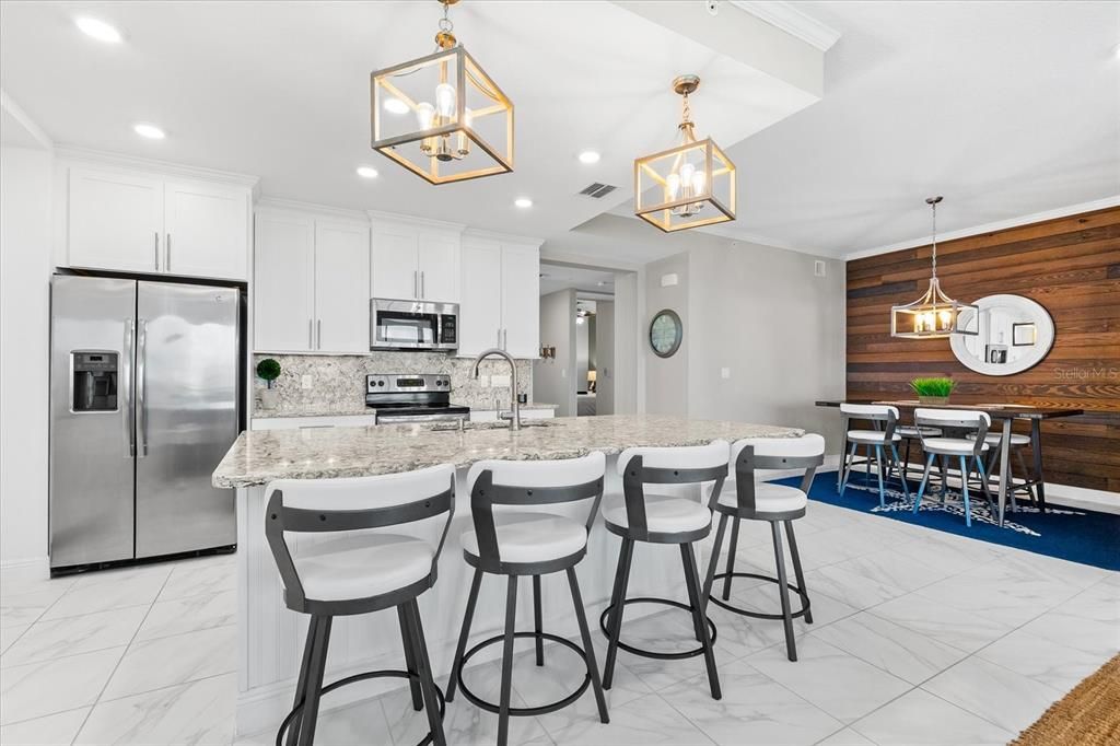 合同活跃: $799,999 (3 贝兹, 3 浴室, 1664 平方英尺)