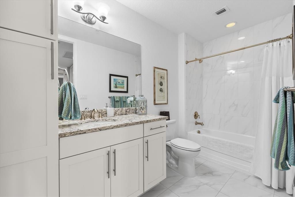 合同活跃: $799,999 (3 贝兹, 3 浴室, 1664 平方英尺)