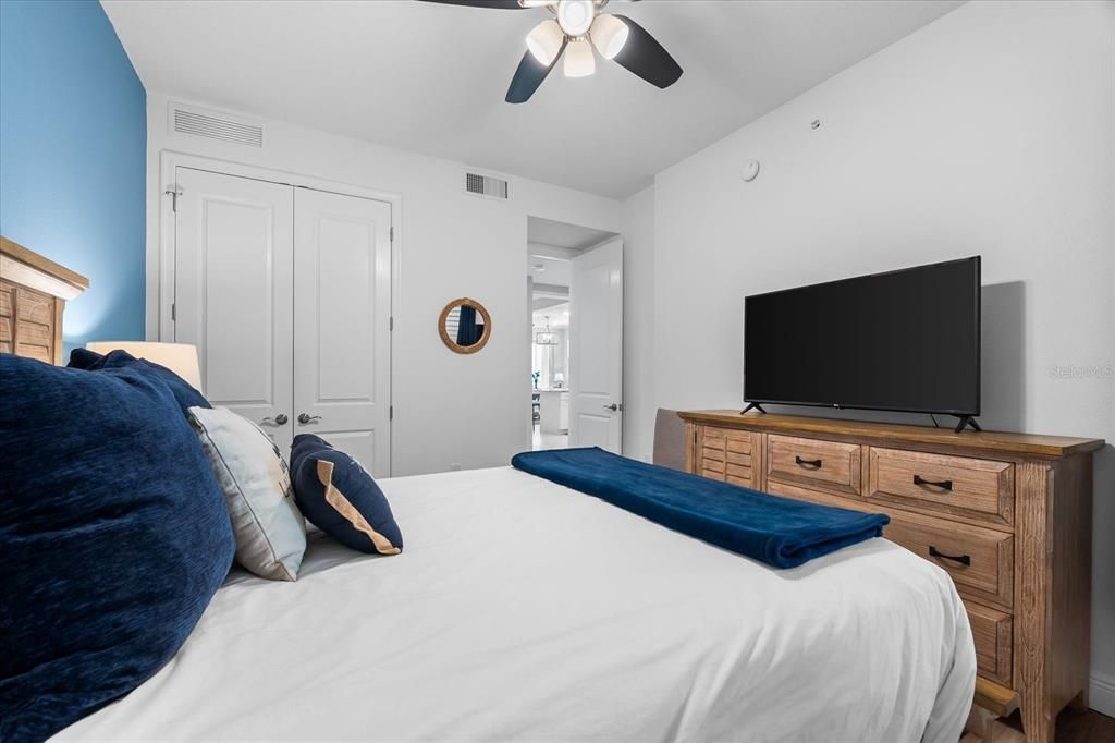 合同活跃: $799,999 (3 贝兹, 3 浴室, 1664 平方英尺)