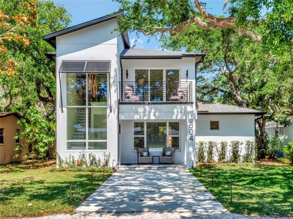 Vendido Recientemente: $1,314,900 (4 camas, 3 baños, 3470 Pies cuadrados)