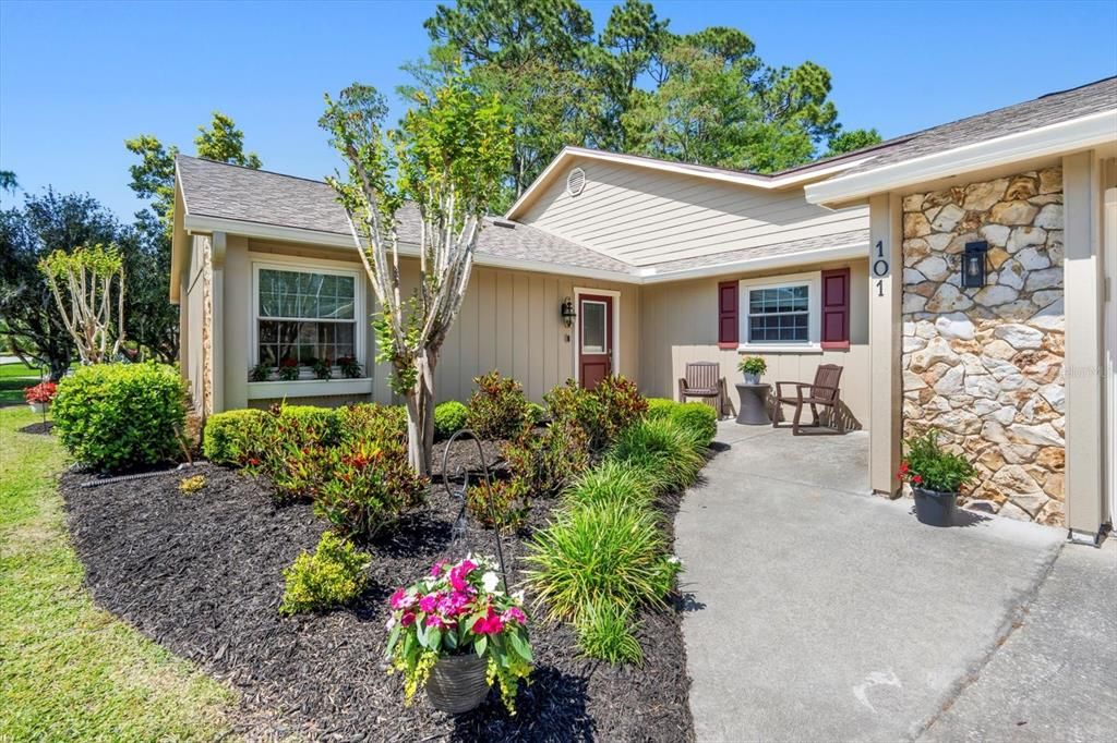 最近售出: $385,000 (3 贝兹, 2 浴室, 2241 平方英尺)