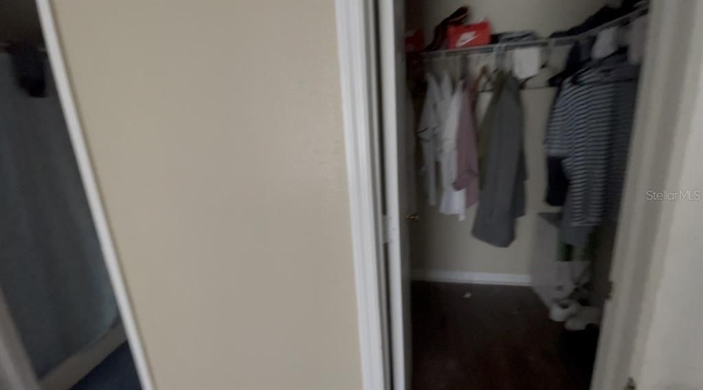 Active With Contract: $199,990 (6 beds, 4 baths, 3884 Square Feet)