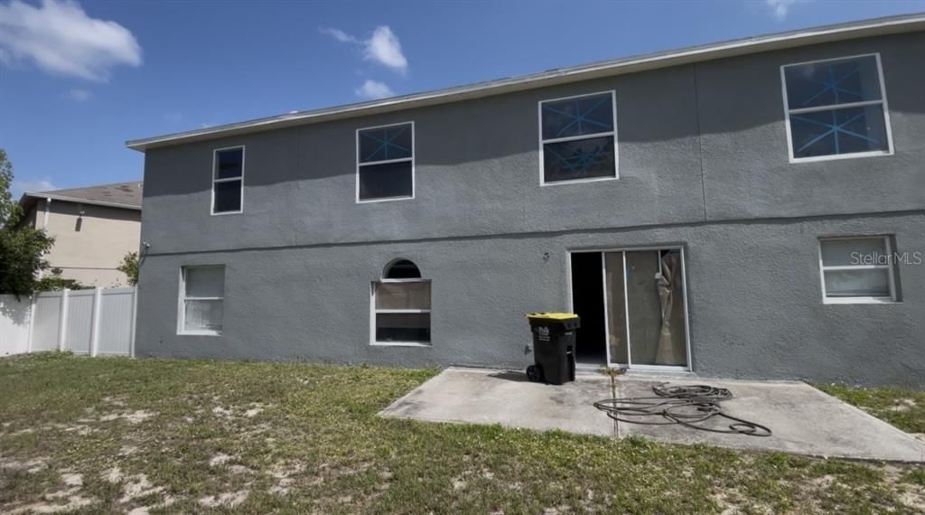 Active With Contract: $199,990 (6 beds, 4 baths, 3884 Square Feet)