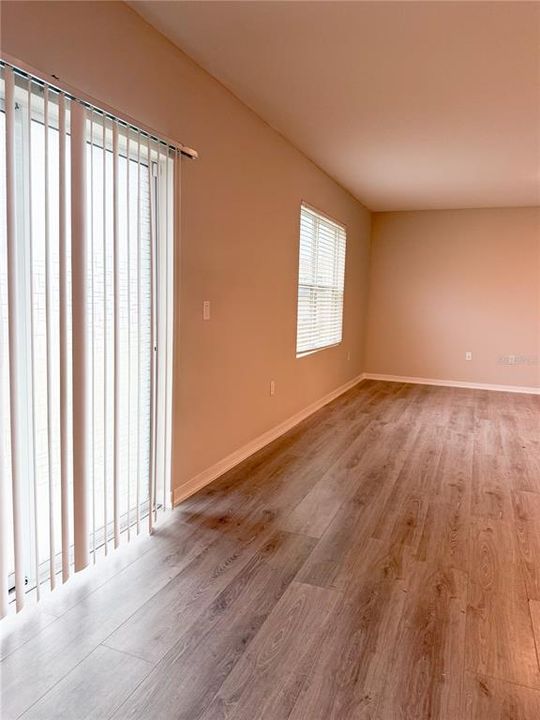 En Venta: $315,000 (4 camas, 2 baños, 2078 Pies cuadrados)