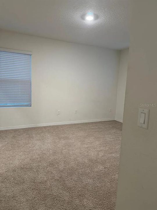 En Venta: $315,000 (4 camas, 2 baños, 2078 Pies cuadrados)