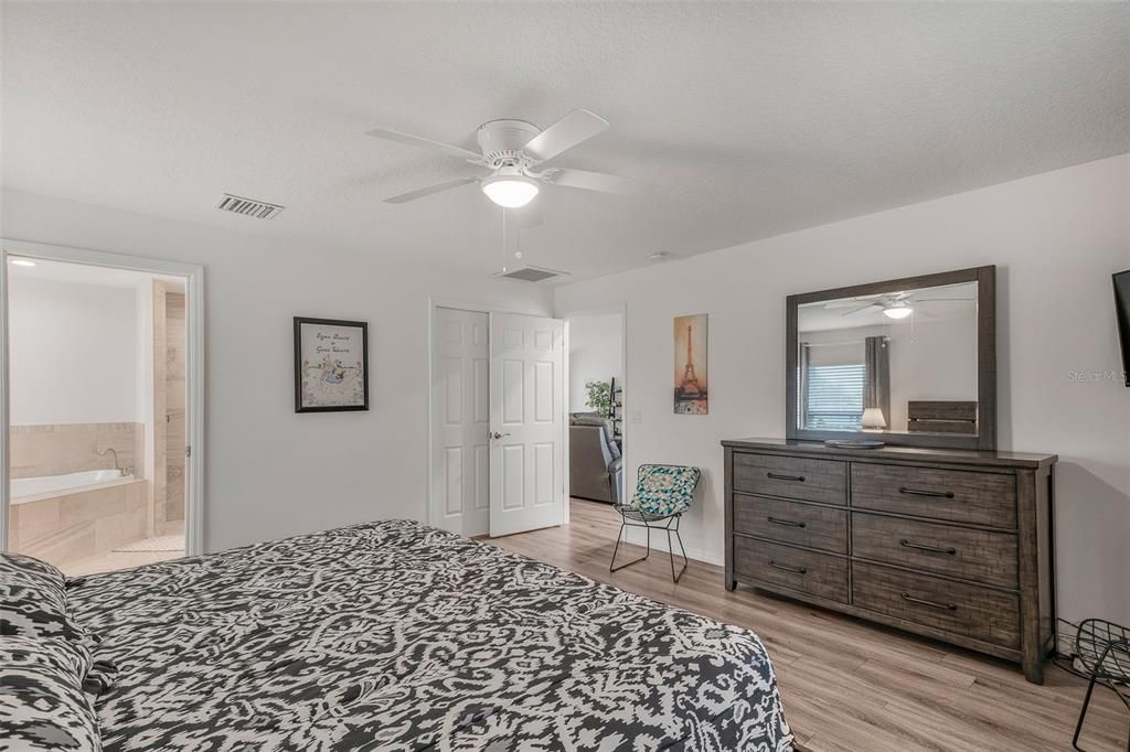 For Sale: $449,000 (4 beds, 2 baths, 1944 Square Feet)