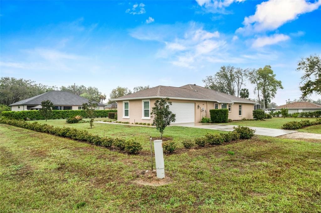 For Sale: $449,000 (4 beds, 2 baths, 1944 Square Feet)