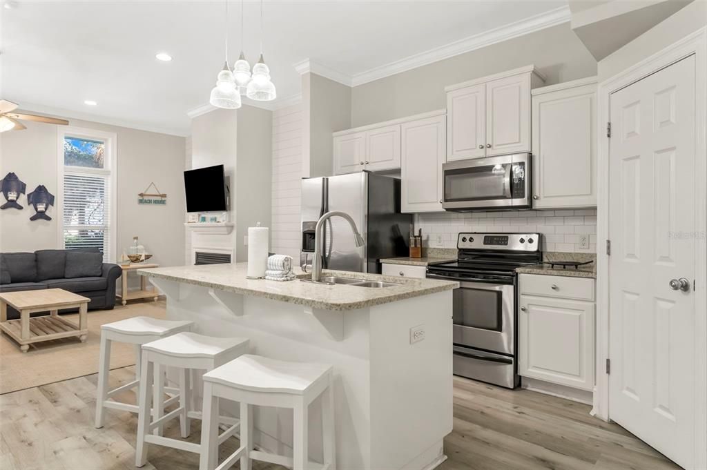 For Sale: $1,250,000 (3 beds, 3 baths, 2375 Square Feet)
