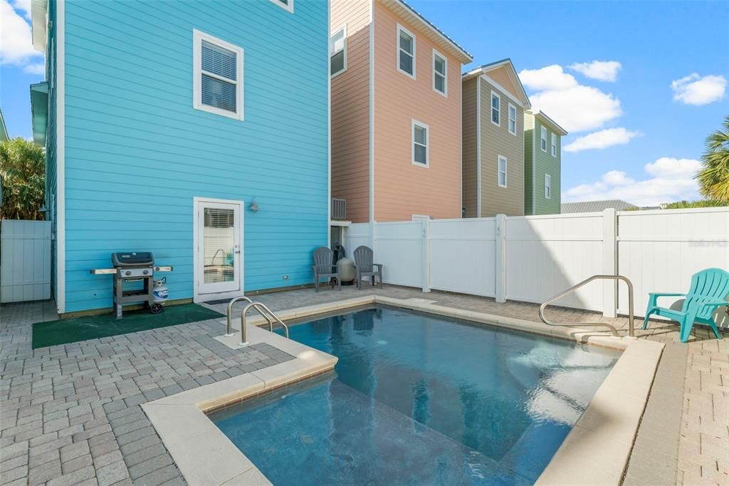 For Sale: $1,250,000 (3 beds, 3 baths, 2375 Square Feet)
