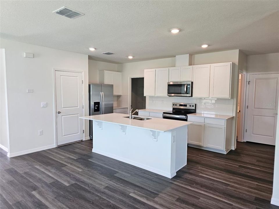Active With Contract: $382,990 (5 beds, 3 baths, 2447 Square Feet)