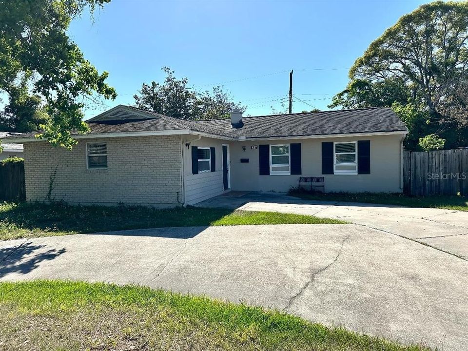 Recently Rented: $2,295 (4 beds, 2 baths, 1701 Square Feet)