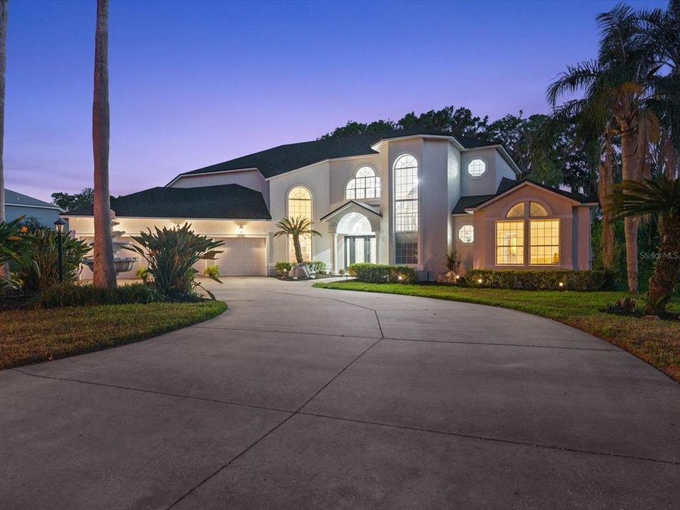 Recently Sold: $1,395,000 (5 beds, 3 baths, 4472 Square Feet)