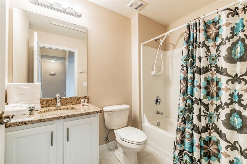 En Venta: $329,999 (3 camas, 2 baños, 1295 Pies cuadrados)