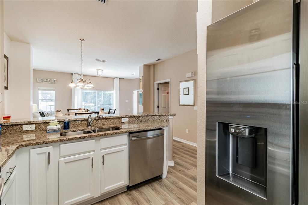 En Venta: $329,999 (3 camas, 2 baños, 1295 Pies cuadrados)