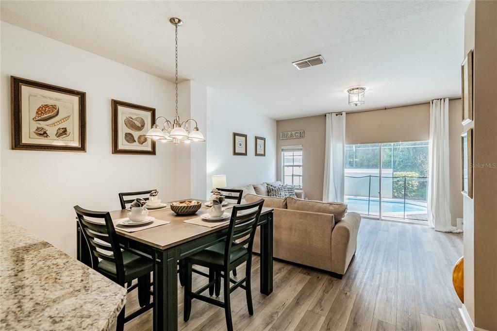 En Venta: $329,999 (3 camas, 2 baños, 1295 Pies cuadrados)