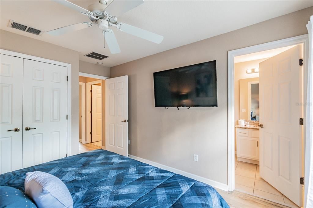 En Venta: $329,999 (3 camas, 2 baños, 1295 Pies cuadrados)