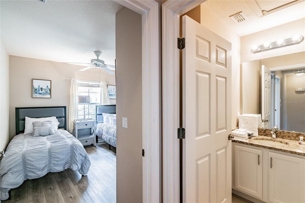 En Venta: $329,999 (3 camas, 2 baños, 1295 Pies cuadrados)