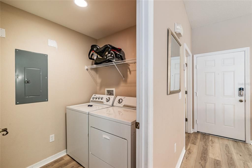 En Venta: $329,999 (3 camas, 2 baños, 1295 Pies cuadrados)