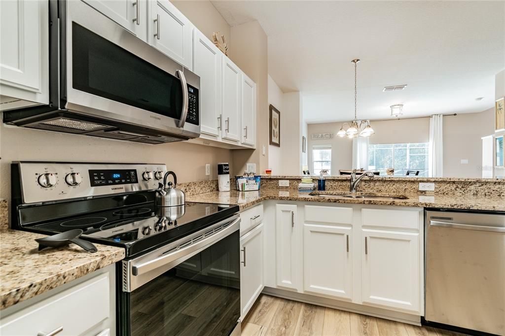 En Venta: $329,999 (3 camas, 2 baños, 1295 Pies cuadrados)