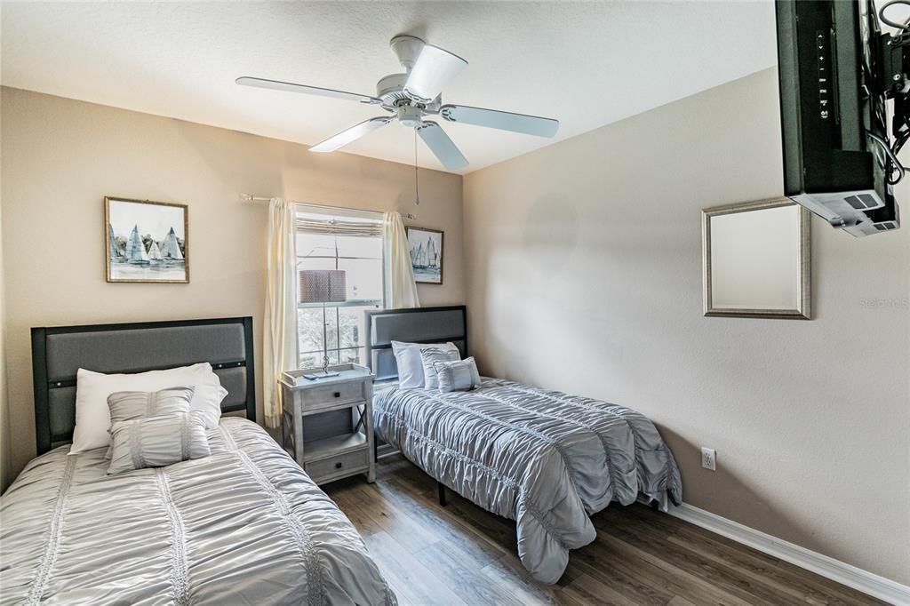 En Venta: $329,999 (3 camas, 2 baños, 1295 Pies cuadrados)