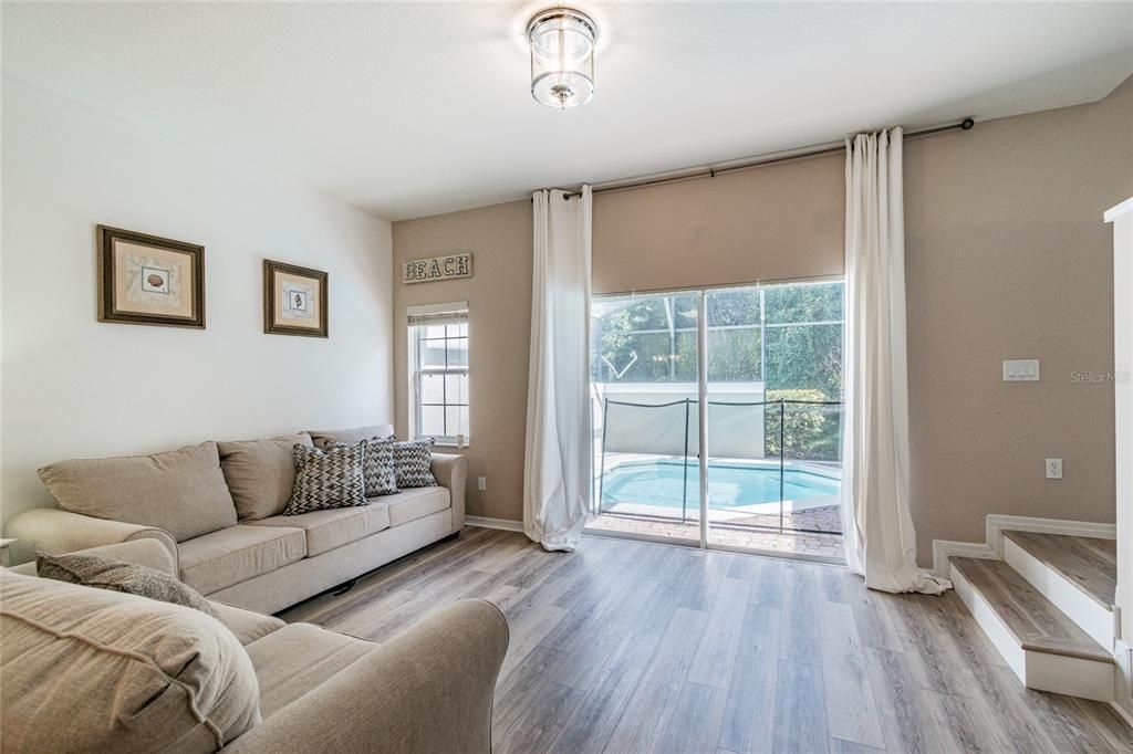 En Venta: $329,999 (3 camas, 2 baños, 1295 Pies cuadrados)